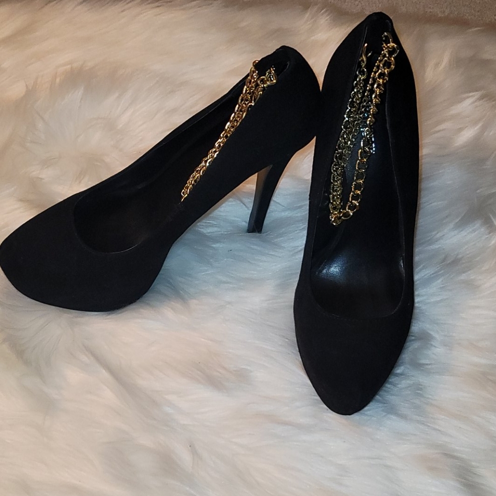 Shoes - Picture 2 of 8